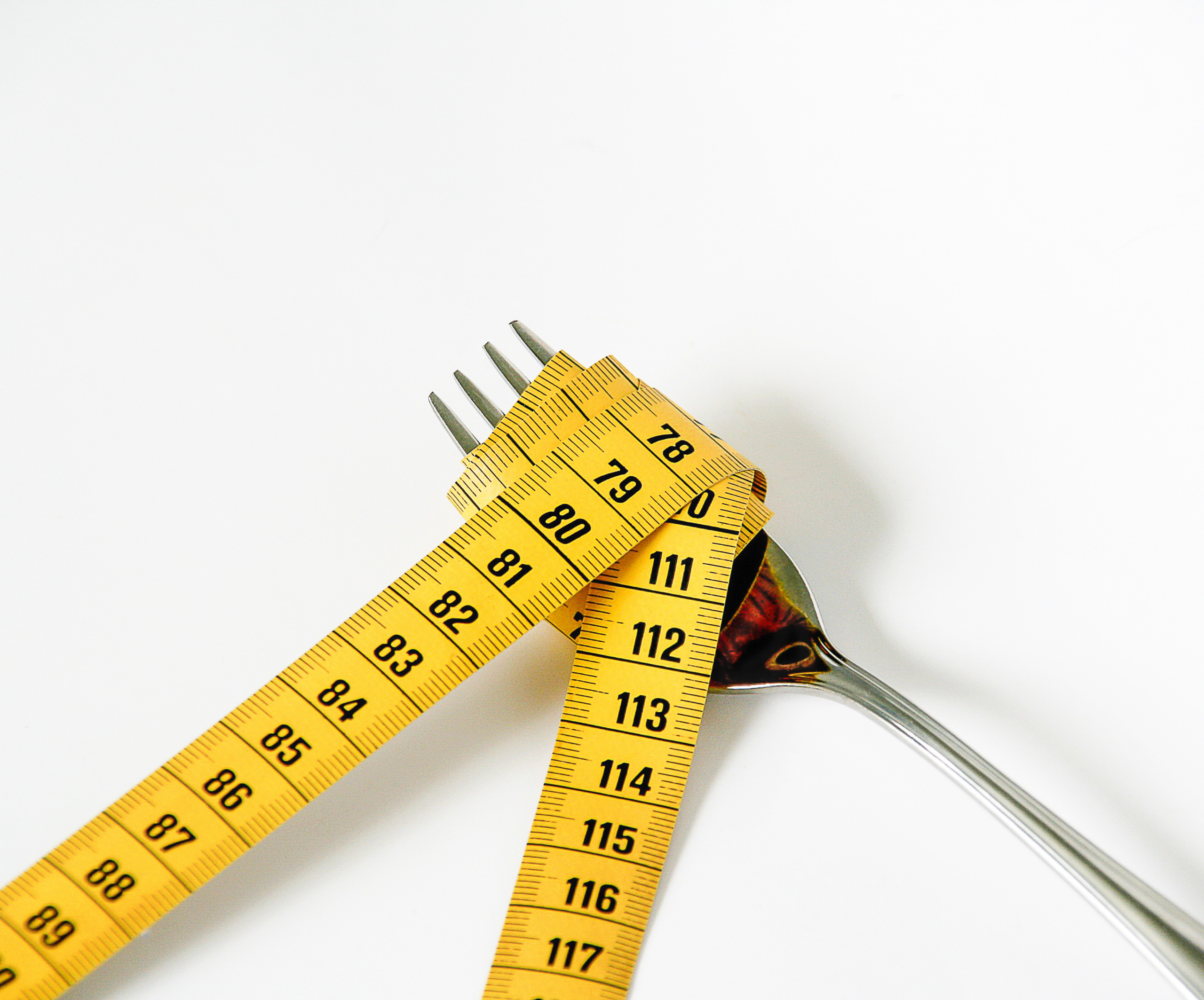 ¿Cansada de pasar hambre Olvídate de las dietas restrictivas para llegar al verano